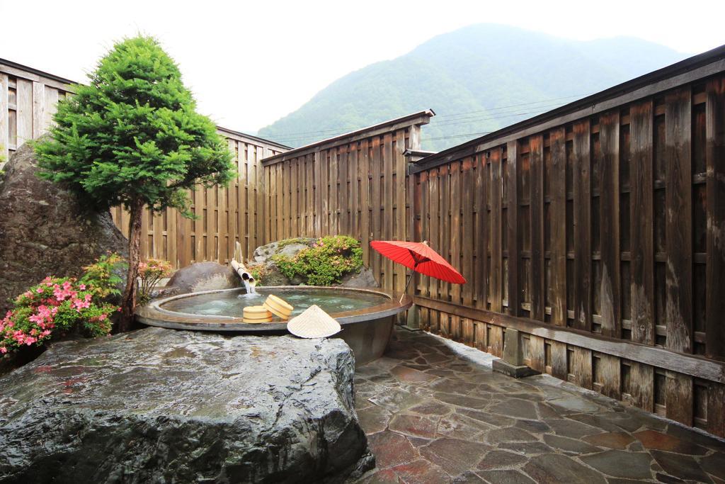ホテル甚九郎 高山市 エクステリア 写真